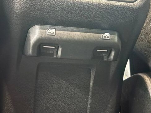 Used 2025 Jeep Wrangler Unlimited Sport AWD/4WD image 11