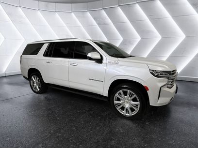 Used 2024 Chevrolet Suburban High Country w/ Premium Package 2