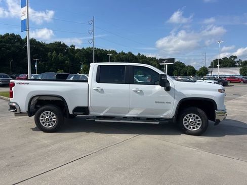 Used 2025 Chevrolet Silverado 2500 LT w/ Safety Package AWD/4WD image 9