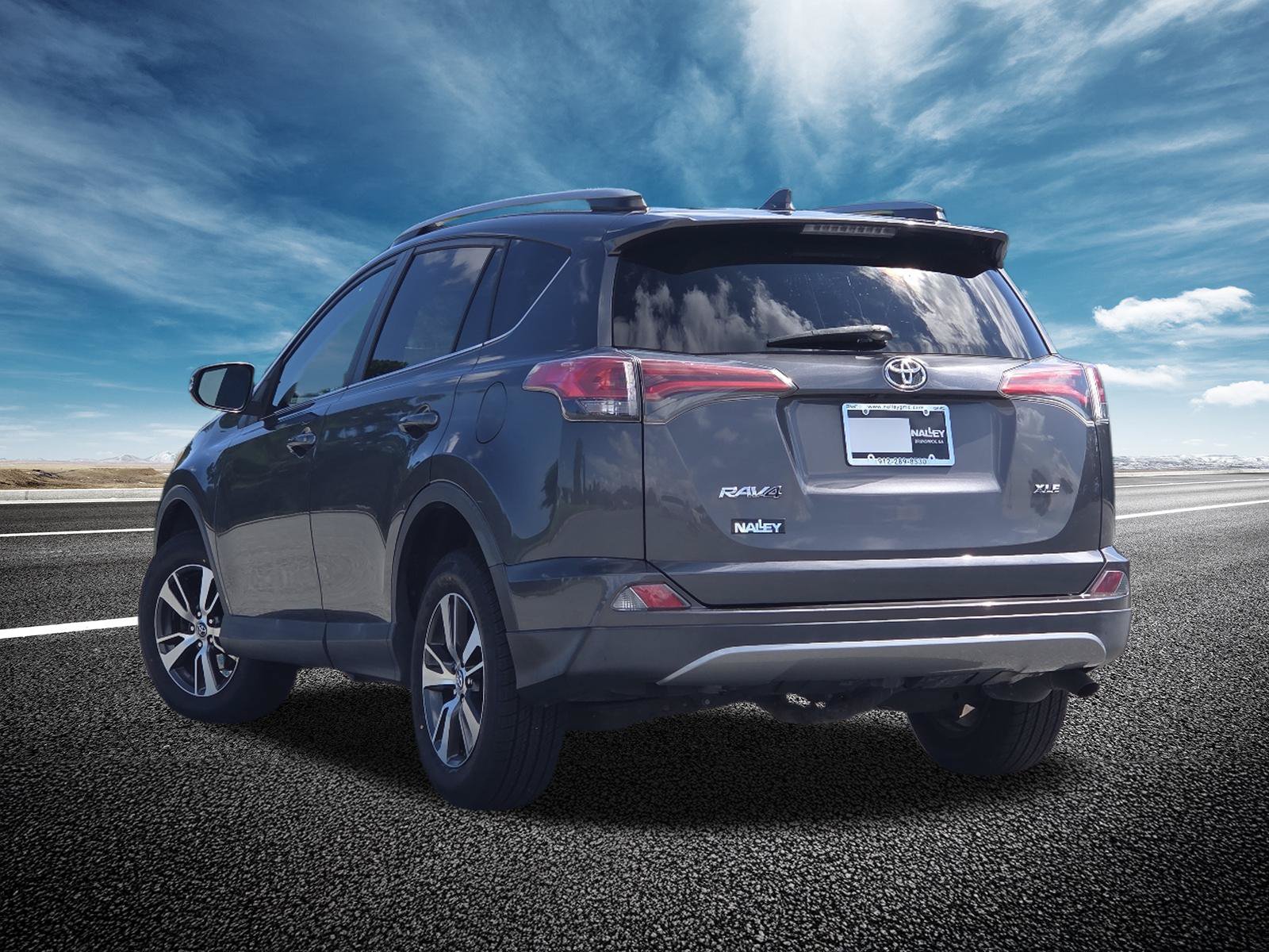 Used 2018 Toyota RAV4 XLE w/ Plus Extra Value Package FWD image 14