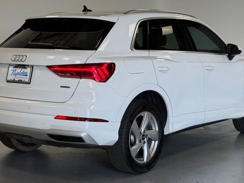 Used 2022 Audi Q3 2.0T Premium w/ Convenience Package AWD/4WD image 3