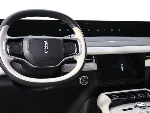 New 2026 Lincoln Navigator L Reserve w/ Jet Appearance Package image 12