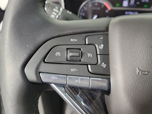 Used 2025 Cadillac XT6 Premium Luxury FWD image 22