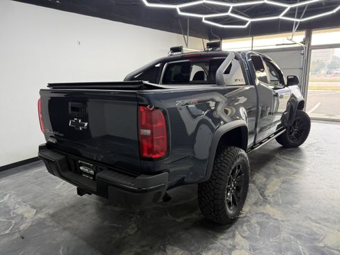 Used 2019 Chevrolet Colorado ZR2 w/ ZR2 Dusk Special Edition AWD/4WD image 2