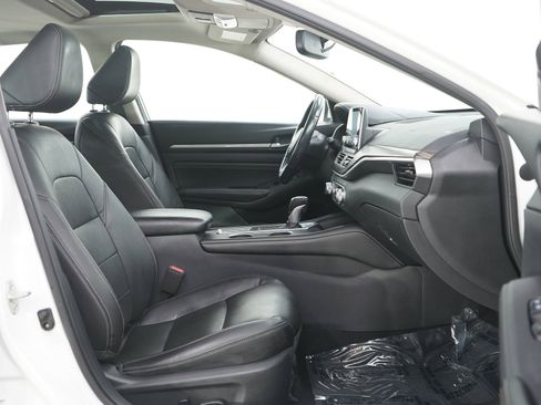 Used 2019 Nissan Altima 2.5 Platinum AWD/4WD image 12