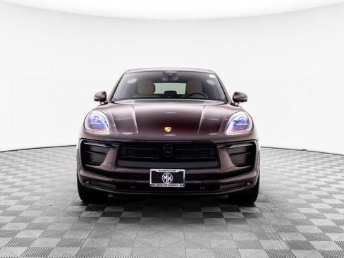 Certified 2026 Porsche Macan AWD/4WD image 9