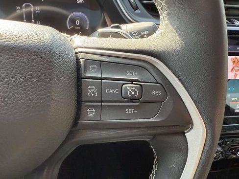 Used 2023 Jeep Grand Cherokee L Laredo AWD/4WD image 23