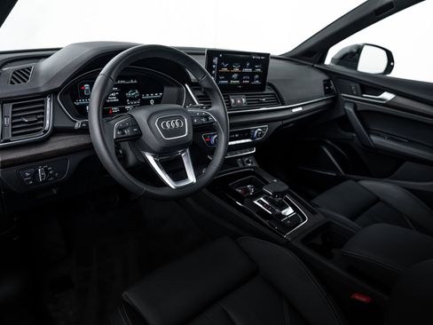 Certified 2025 Audi Q5 2.0T Premium Plus w/ Premium Plus Package image 9