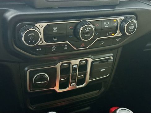 Used 2019 Jeep Wrangler Unlimited Sport S AWD/4WD image 18