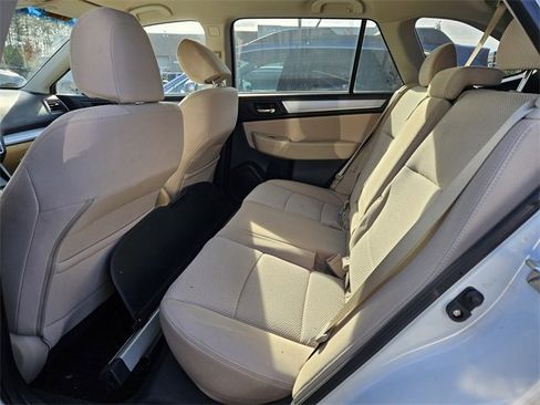 Used 2018 Subaru Outback 2.5i Premium image 8