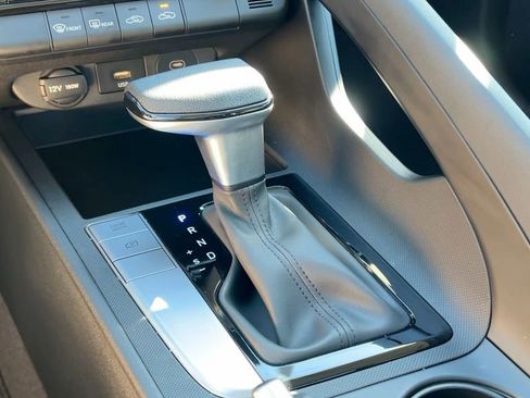 Certified 2024 Hyundai Elantra SEL image 32