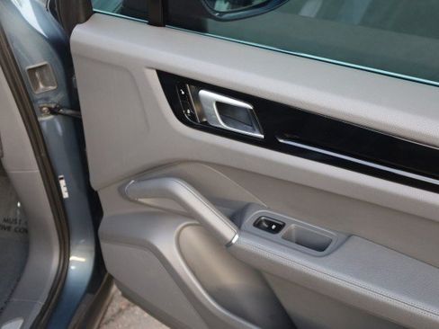 Used 2019 Porsche Cayenne AWD/4WD image 44