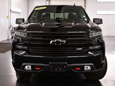 Used 2021 Chevrolet Silverado 1500 LT Trail Boss w/ Convenience Package II image 2