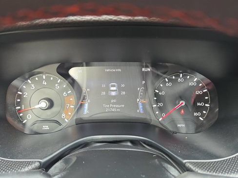 Used 2025 Jeep Compass Trailhawk AWD/4WD image 16