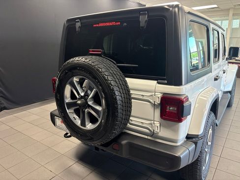Used 2021 Jeep Wrangler Unlimited Sahara AWD/4WD image 4