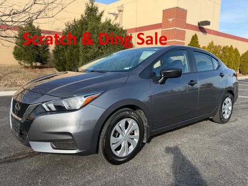Used 2021 Nissan Versa S image 1