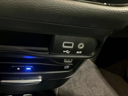 Used 2020 Chrysler Pacifica Touring-L Plus w/ S Appearance Package FWD image 15