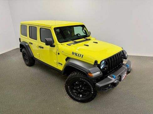 Used 2023 Jeep Wrangler Unlimited w/ Cold Weather Group AWD/4WD image 1