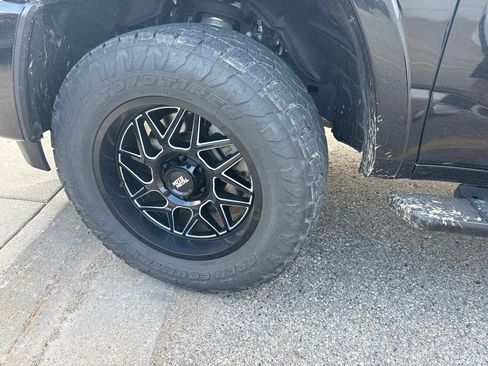 Used 2025 RAM 1500 Big Horn AWD/4WD image 13