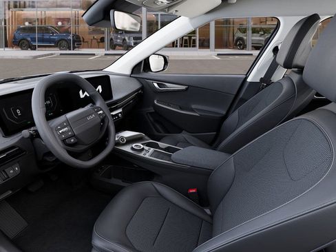 New 2025 Kia EV6 Light w/ Light LR Technology Package image 17