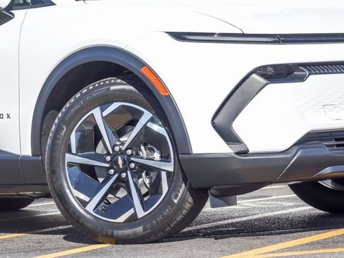 New 2026 Chevrolet Equinox EV LT image 4