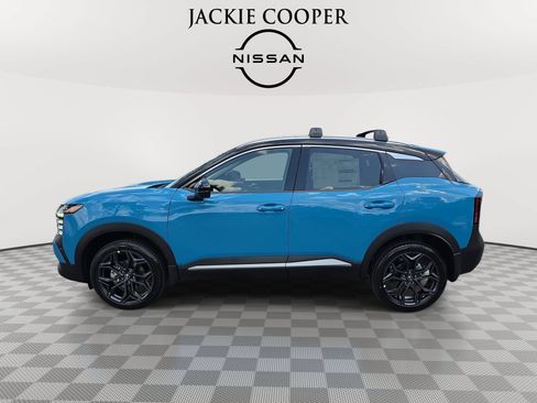 New 2026 Nissan Kicks SR w/ Cold Weather Package FWD image 8