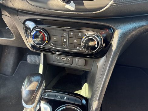 Used 2021 Buick Encore GX Preferred w/ Cold Weather Comfort Package FWD image 27
