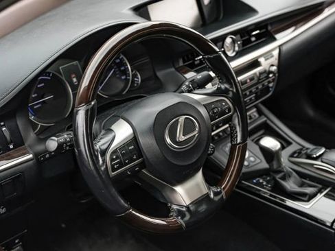 Used 2016 Lexus ES 300h image 23