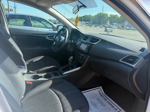 Used 2018 Nissan Sentra SV w/ Premium Package (P01) FWD image 4