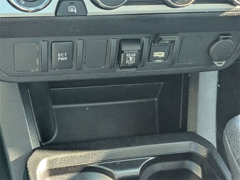 Used 2022 Toyota Tacoma 4x4 Double Cab image 27