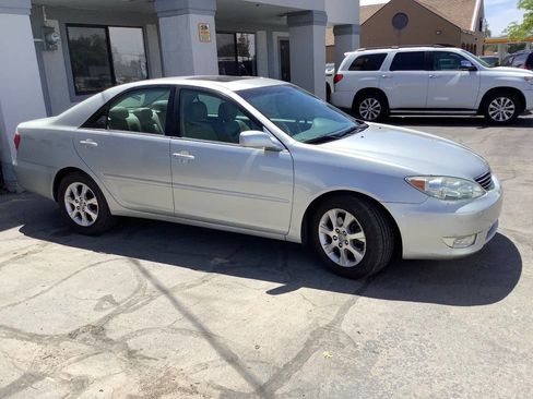 Used 2005 Toyota Camry XLE FWD image 6
