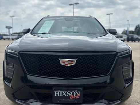 Used 2024 Cadillac XT4 Sport FWD image 9