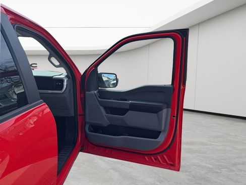 Used 2021 Ford F150 XLT image 16