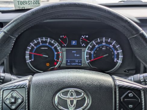 Used 2018 Toyota 4Runner TRD Off-Road AWD/4WD image 21