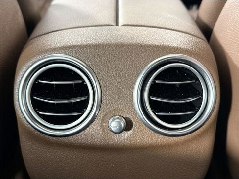 Used 2017 Mercedes-Benz E 300 4MATIC image 41