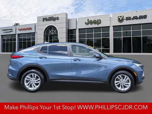 Used 2024 Buick Envista Sport Touring w/ Convenience I Package FWD image 2