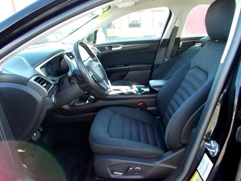 Used 2016 Ford Fusion SE w/ Equipment Group 201A image 16