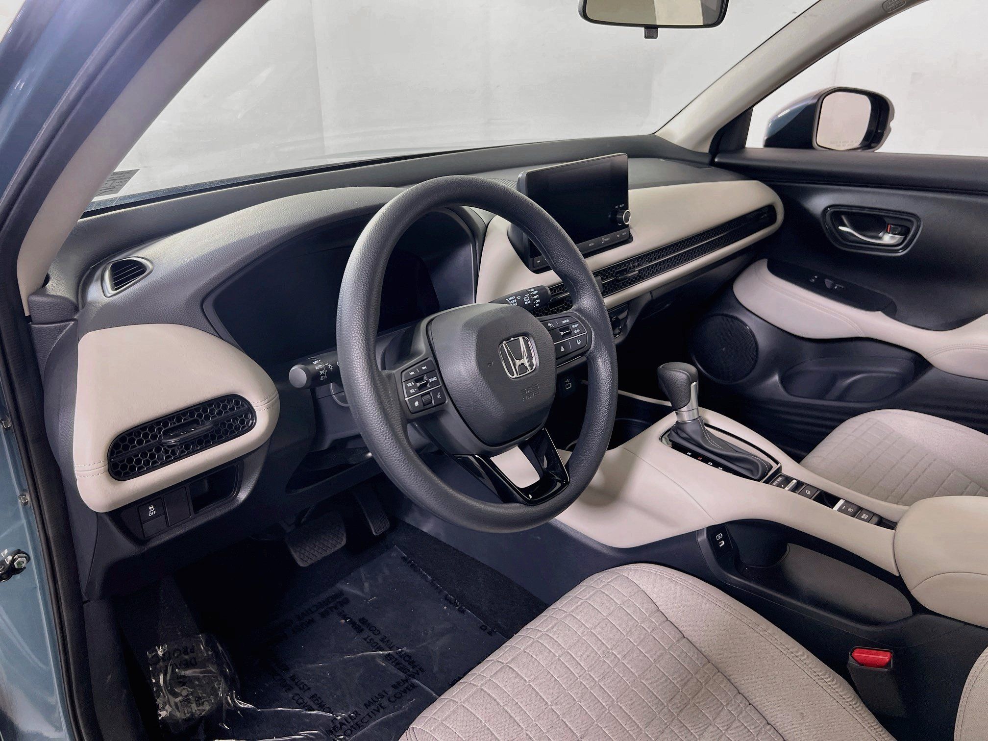 Used 2025 Honda HR-V LX image 9