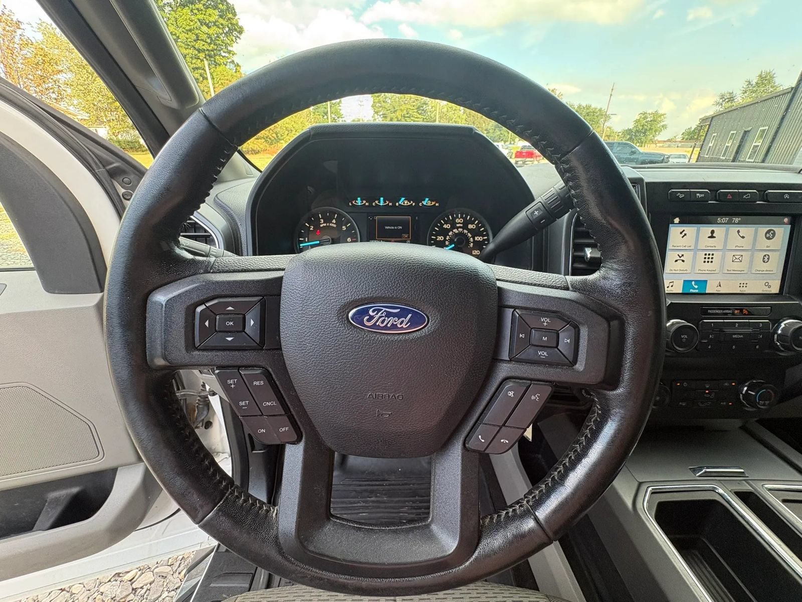 Used 2019 Ford F150 XLT w/ Equipment Group 302A Luxury AWD/4WD image 12