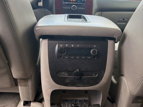 Used 2011 Chevrolet Suburban LT w/ Luxury Package image 26