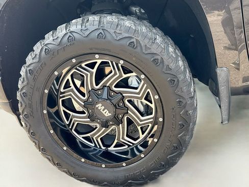 Used 2021 Chevrolet Silverado 1500 Custom image 41