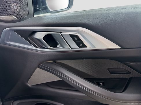 Used 2024 BMW M440i Convertible image 29