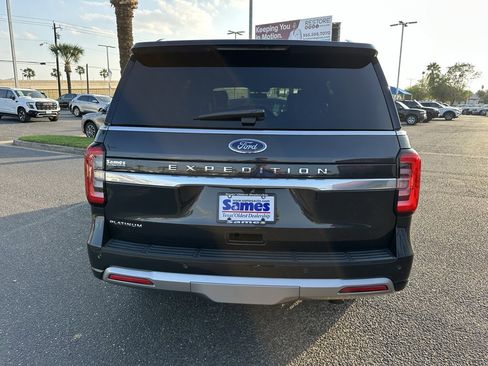 Used 2023 Ford Expedition Platinum image 5