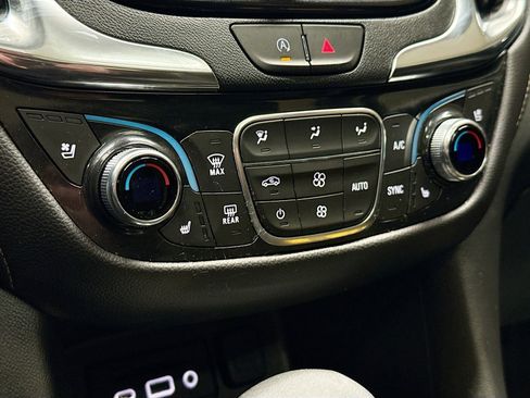 Used 2023 Chevrolet Equinox Premier AWD/4WD image 19