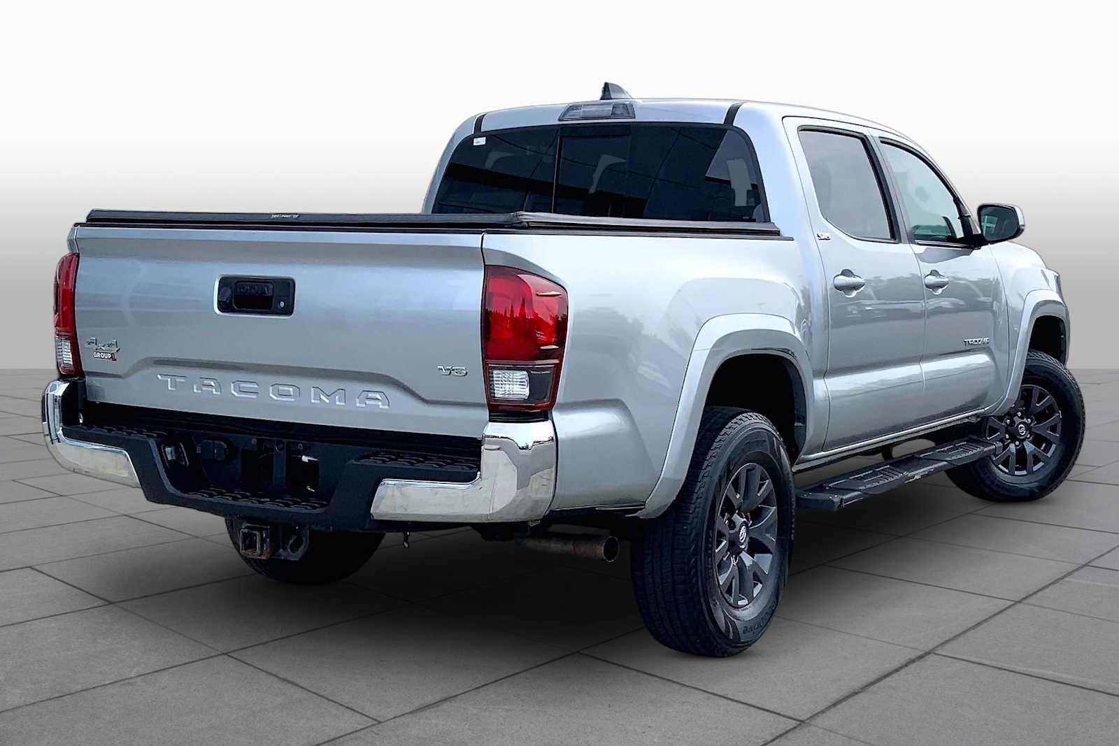 Used 2023 Toyota Tacoma SR5 AWD/4WD image 12