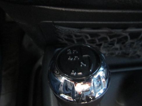 Used 2016 Jeep Wrangler Unlimited Rubicon w/ Connectivity Group image 77