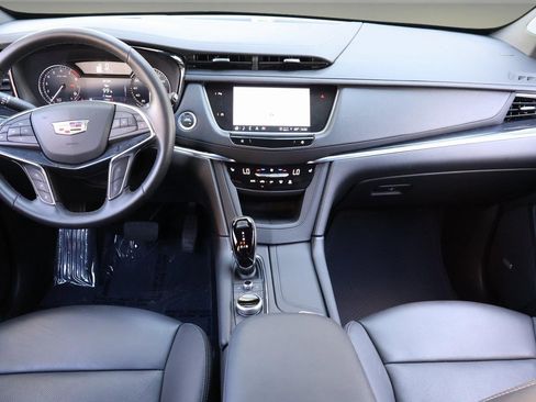 Certified 2025 Cadillac XT5 Premium Luxury image 14