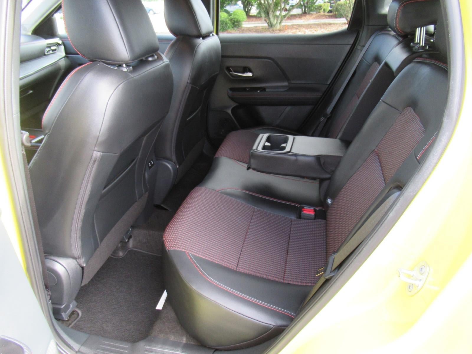 Used 2025 Nissan Kicks SR FWD image 33