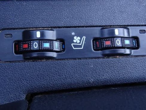 Used 2014 Toyota Highlander Limited Platinum image 38