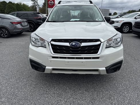 Used 2018 Subaru Forester 2.5i AWD/4WD image 8